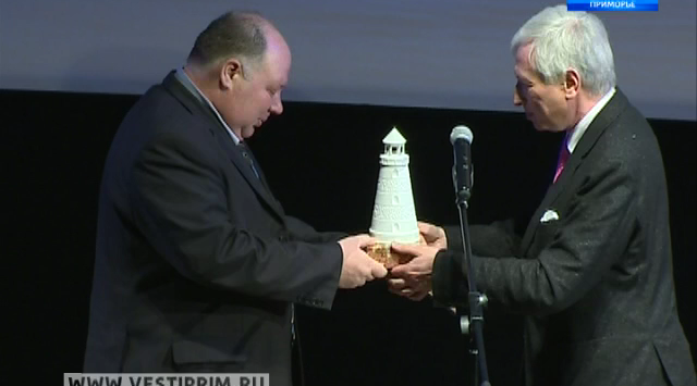 第十二届“人和海”电视节颁奖典礼在符拉迪沃斯托克举行