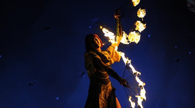 在符拉迪沃斯托克举行了东方火焰舞蹈节