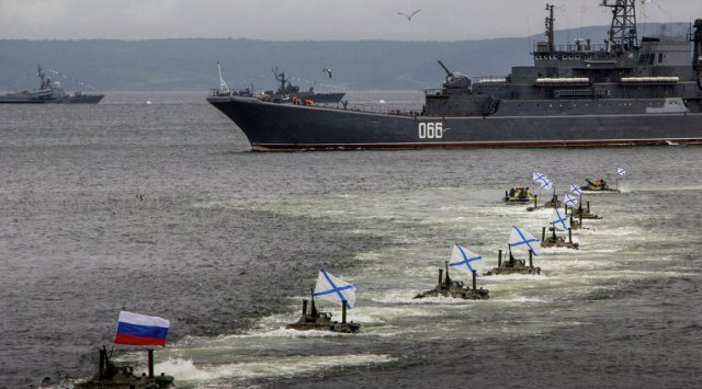 俄太平洋舰队舰艇在俄中演习后返回符拉迪沃斯托克