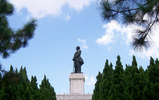 在符拉迪沃斯托克市庆祝150周年推翻中国君主专制制度的革命家