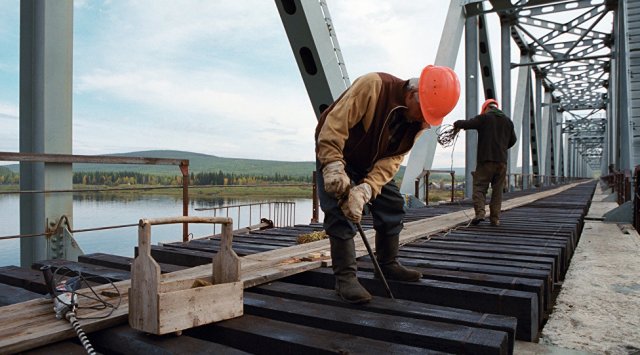 俄官员：经阿穆尔河至中国的铁路桥建设2018年夏将按期完工