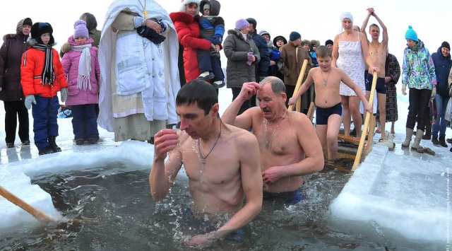 1月19日是俄罗斯洗礼节，是俄罗斯传统的节日