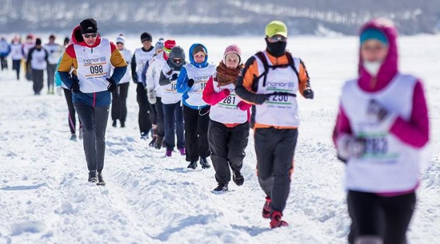 在符拉迪沃斯托克的阿穆尔湾将进行半程冰上马拉松