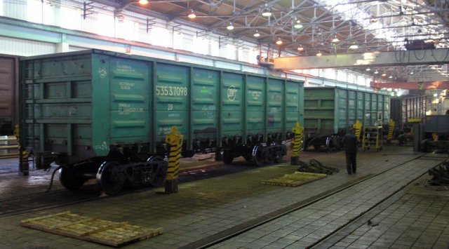 纳霍德卡港口计划建筑车辆修理库并发火车