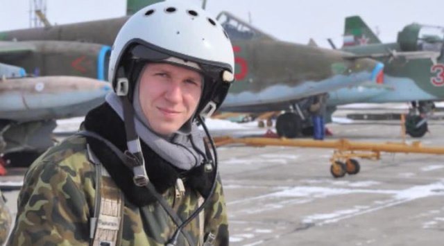 为纪念在叙利亚的死者而命名的滨海边疆区飞机Su-25罗马菲利波夫（图）