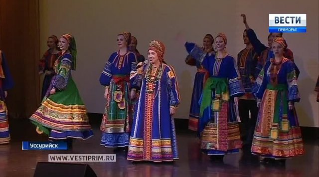 在乌苏里斯克市“地平线”青年中心俄罗斯Nadezhda Babkina歌手举行表演