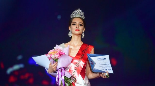 Angelika Salt赢得了“俄罗斯东部小姐”称号，并获得了800万卢布的支票