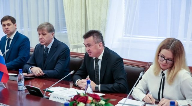 弗拉基米尔·米克卢舍夫斯基会见了黑龙江省省长。